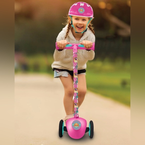 Paw Patrol  3 Wheel Scooter and Helmet Set - Pink - Skye - 50lbs - - Picture 2 of 3
